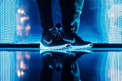 Der selbstschnürende Sneaker HyperAdapt 1.0 ist da! 